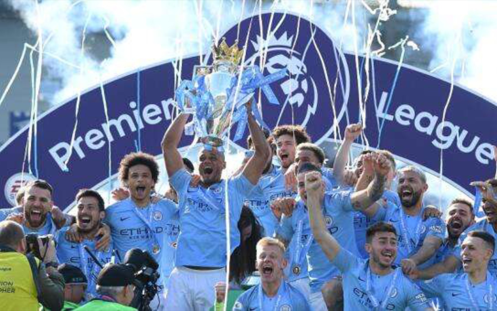 巴西圣保罗州发生交通事故 致12死11伤.